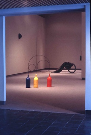 Triade, “All That Matters. Richard Deacon, Tom Dean, Remo Salvadori, Alison Wilding”, Art Gallery of Windsor, 1988